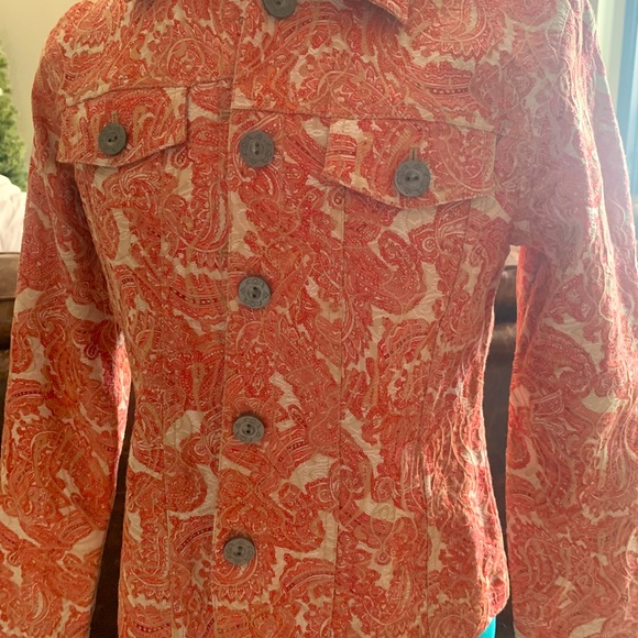 Light weight blazer. Muted red and khaki paisley.  Unlined.  Med Petite - Picture 1 of 5